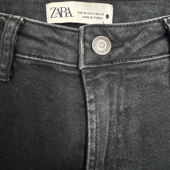 Zara high waist straight leg distressed hem jeans in black - Picture 5 of 6